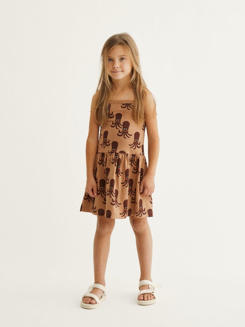 Dievčenské šaty na ramienka s potlačou chobotničiek