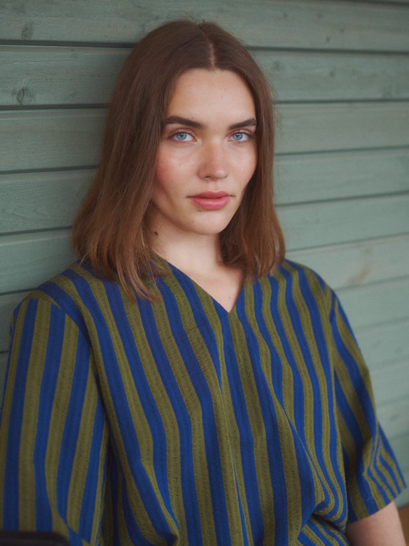Dámske pásikavé šaty s opaskom - Image 5