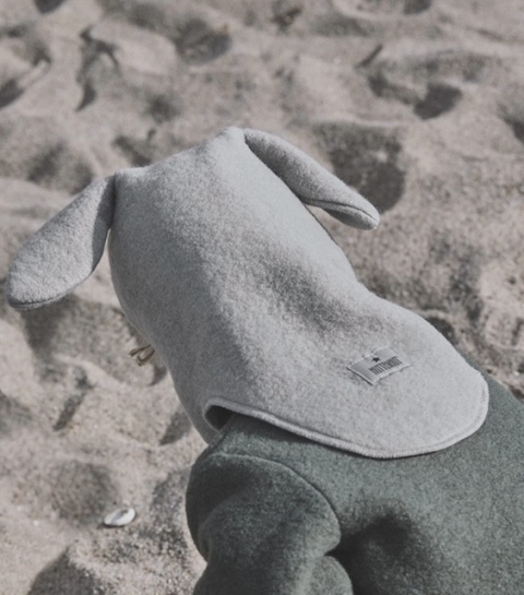 Merino kukla so zajačími uškami GREY